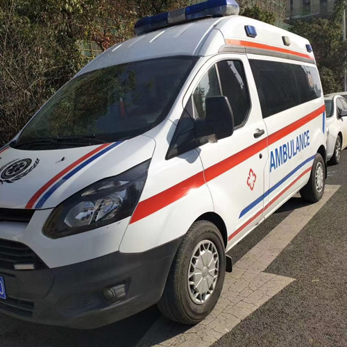 工业园区品质救护车出租,为您的健康出行负责