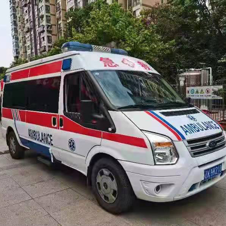 工业园区长途救护车护送病人返乡